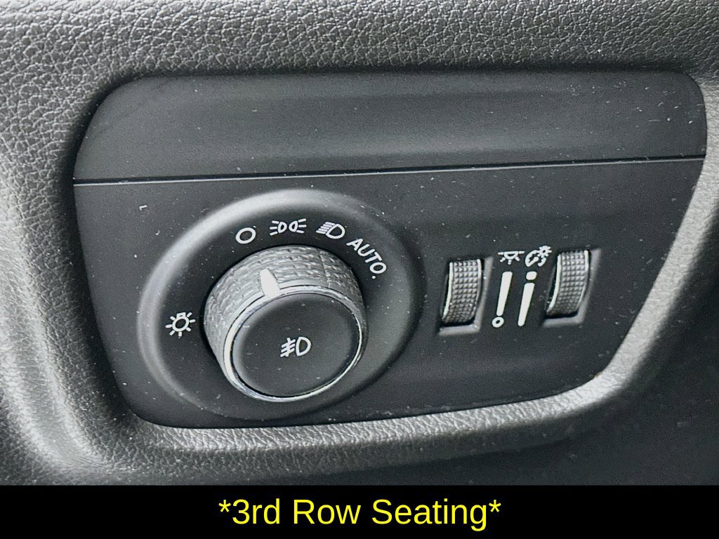 Used 2023 Jeep Grand Cherokee L Limited w/ Luxury Tech Group II AWD/4WD image 15
