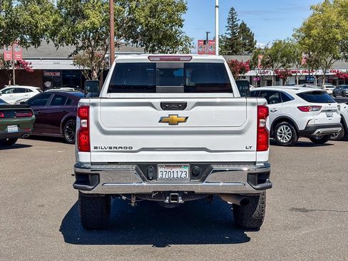 Used 2024 Chevrolet Silverado 2500 LT w/ Convenience Package AWD/4WD image 3