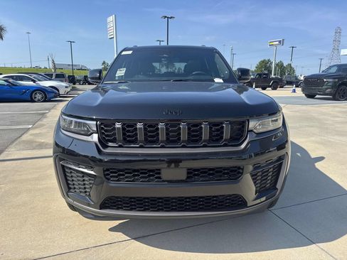 New 2026 Jeep Grand Cherokee Altitude RWD image 2