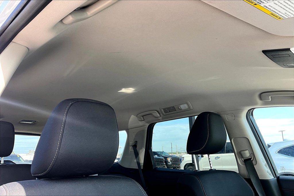 Used 2025 Nissan Pathfinder SV FWD image 19
