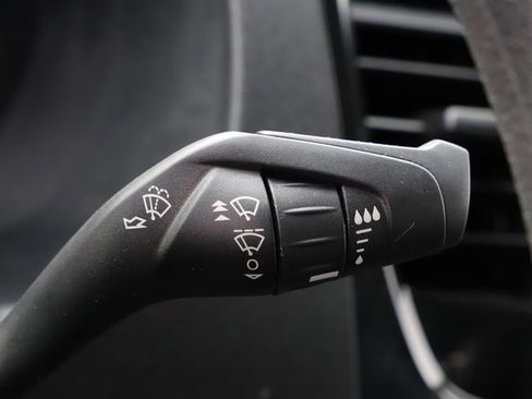 Used 2023 Ford Transit 350 XLT image 32