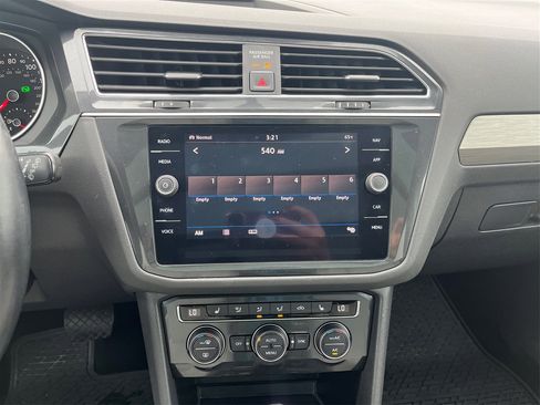 Used 2018 Volkswagen Tiguan SEL image 13