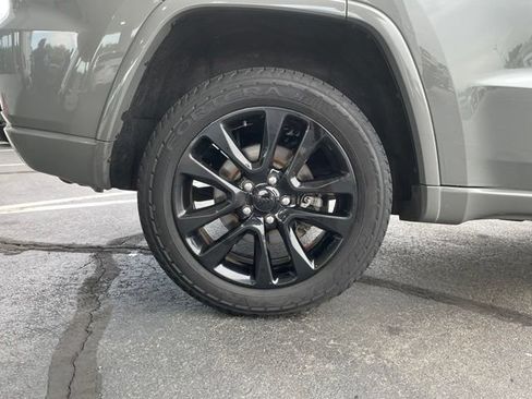 Used 2019 Jeep Grand Cherokee Altitude AWD/4WD image 36