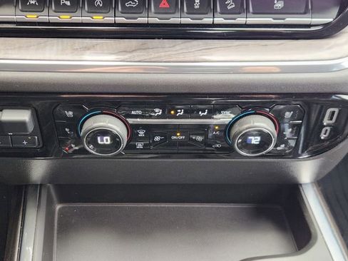 Used 2022 Chevrolet Silverado 1500 LTZ image 16