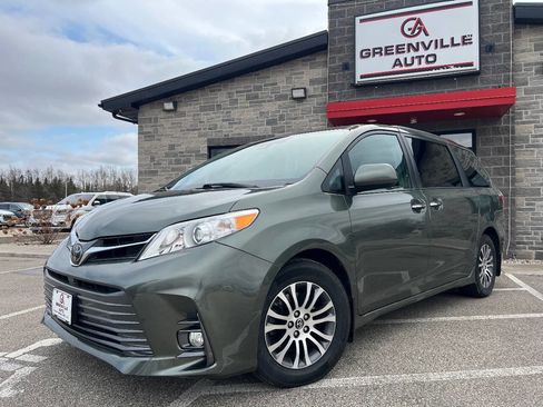 Used 2018 Toyota Sienna XLE Premium image 1