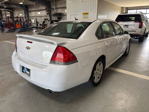 Used 2014 Chevrolet Impala LT w/ LT Sunroof Package FWD image 5