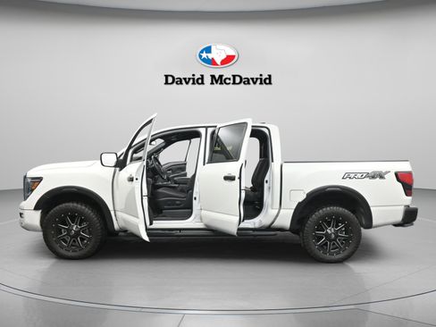 Used 2022 Nissan Titan PRO-4X w/ Pro-4x Utility Package AWD/4WD image 4