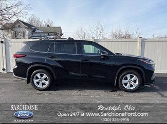 Used 2022 Toyota Highlander LE video 1