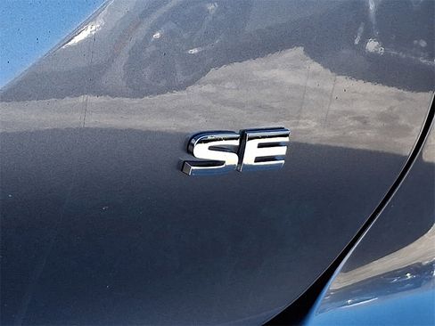 Used 2024 Mitsubishi Outlander SE Black Edition image 33