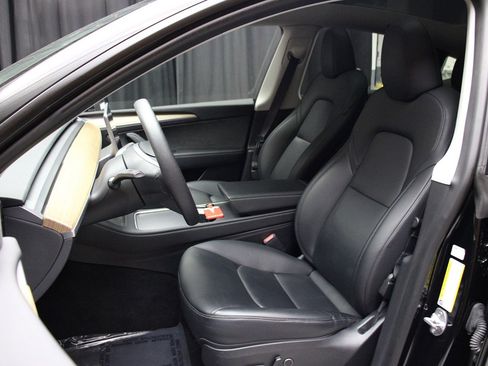 Used 2023 Tesla Model Y Long Range image 12