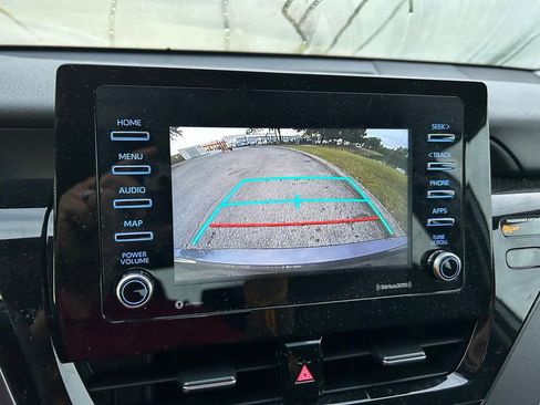 Used 2021 Toyota Camry SE image 25