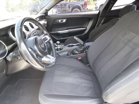 Used 2019 Ford Mustang GT RWD image 2
