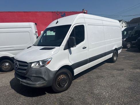 Used 2019 Mercedes-Benz Sprinter 170 image 1