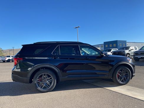 New 2026 Ford Explorer ST image 21