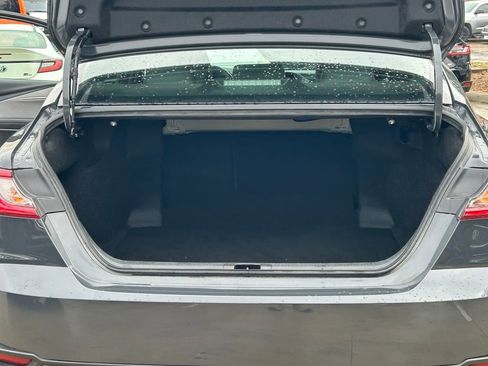 Used 2025 Toyota Camry SE image 14