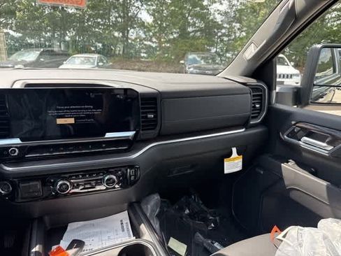 New 2026 GMC Sierra 2500 SLT w/ SLT Premium Package image 15