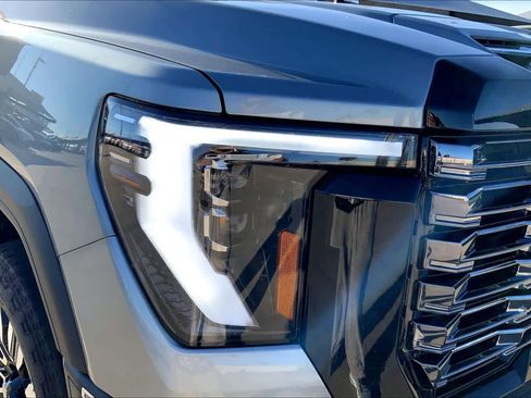 Used 2025 GMC Sierra 2500 Denali Ultimate AWD/4WD image 27