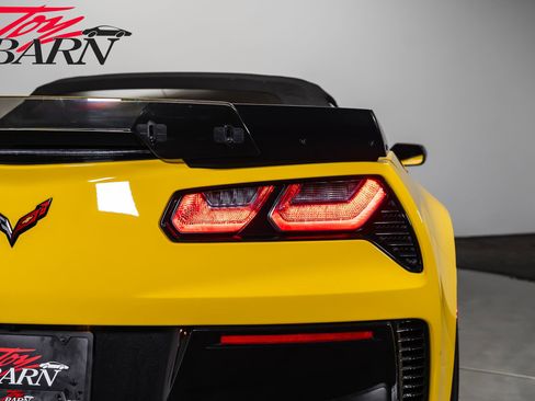 Used 2016 Chevrolet Corvette Z06 w/ 3LZ Preferred Equipment Group RWD image 21