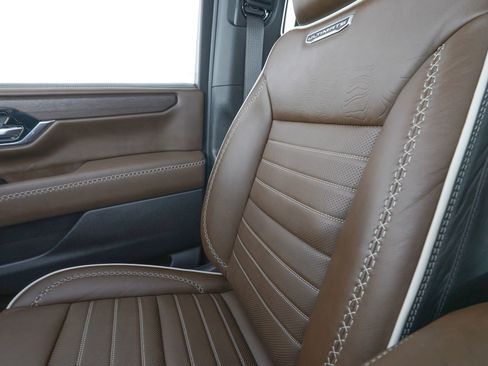 Used 2026 GMC Yukon XL Denali Ultimate AWD/4WD image 32