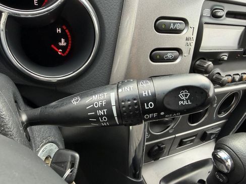 Used 2005 Pontiac Vibe AWD w/ Power Group Value Package image 26