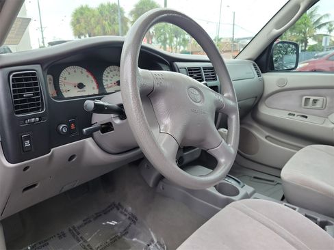 Used 2004 Toyota Tacoma PreRunner image 10