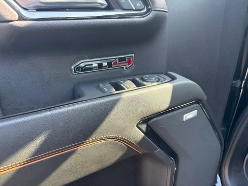 Used 2022 GMC Sierra 1500 AT4 w/ AT4 Preferred Package AWD/4WD image 18