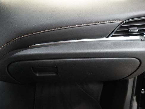 Used 2020 Chevrolet Traverse LT FWD image 40