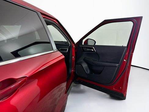 Used 2025 Mitsubishi Outlander SE image 35