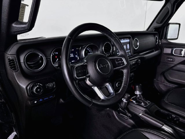 Used 2022 Jeep Wrangler Unlimited Sahara w/ Cold Weather Group AWD/4WD image 13