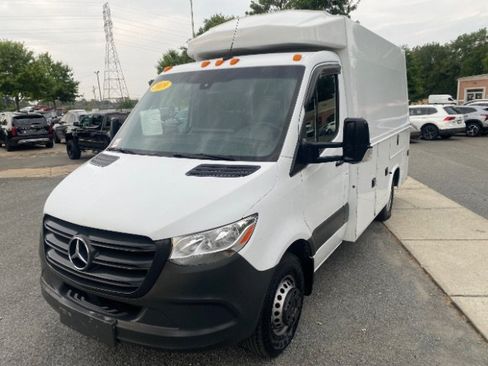 Used 2019 Mercedes-Benz Sprinter 144 image 1