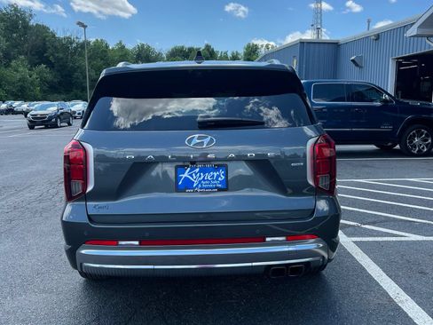 Used 2023 Hyundai Palisade Calligraphy w/ Cargo Package AWD/4WD image 5