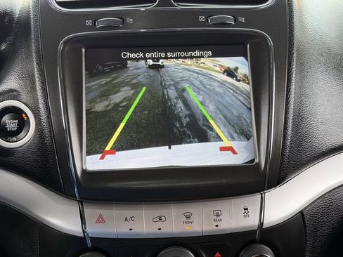 Used 2019 Dodge Journey SE image 36