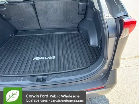 Used 2019 Toyota RAV4 Limited w/ Advanced Technology Package AWD/4WD image 31