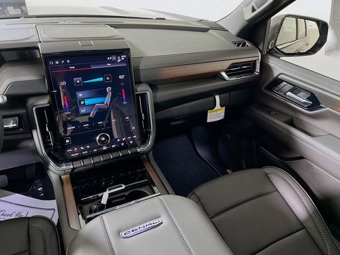 New 2026 GMC Yukon XL Denali w/ Denali Reserve Package image 18