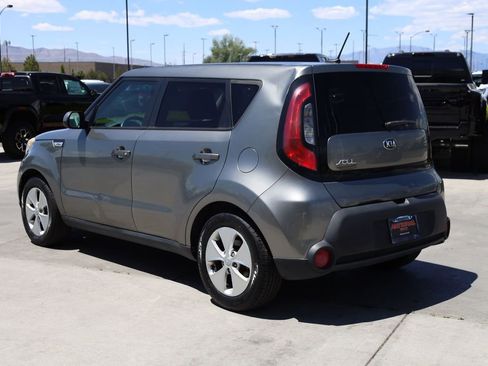 Used 2016 Kia Soul FWD image 4