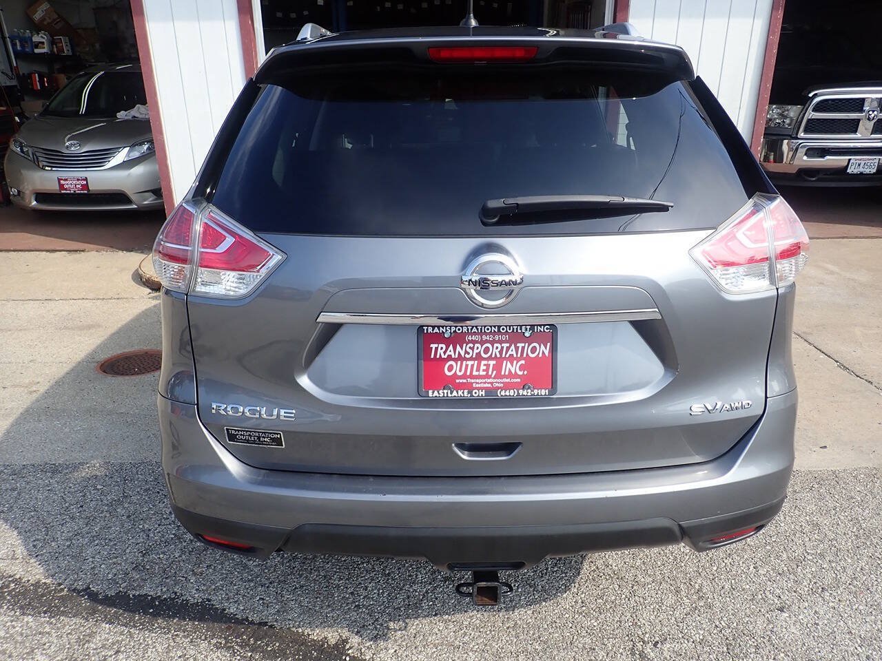 Used 2016 Nissan Rogue SV w/ SV Premium Package AWD/4WD image 18