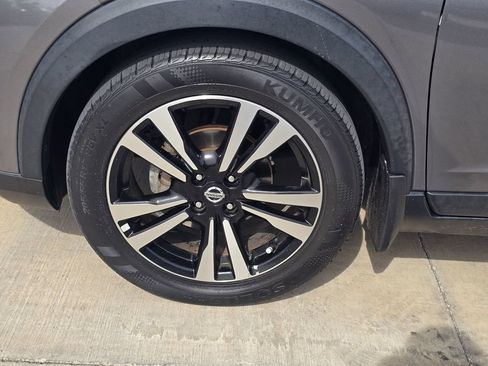 Used 2020 Nissan Kicks SR w/ SR Premium Package FWD image 7