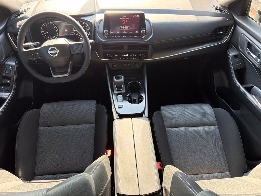 Used 2025 Nissan Rogue SV FWD image 17