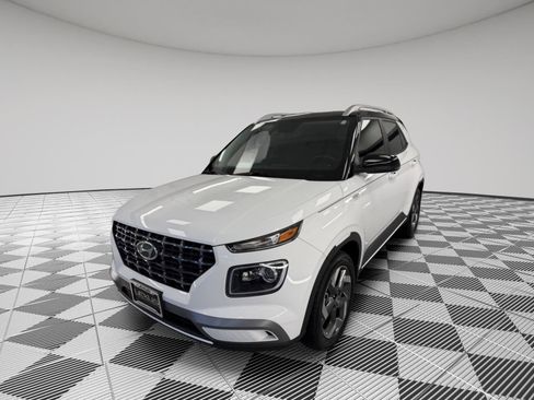 Used 2022 Hyundai Venue Limited image 1