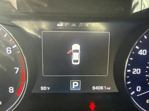 Used 2015 Hyundai Genesis 5.0 RWD image 5