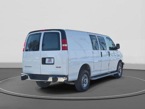 Used 2024 GMC Savana 2500 w/ Driver Convenience Package image 5