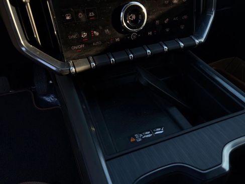 Used 2024 GMC Acadia AT4 w/ Luxury Package image 23