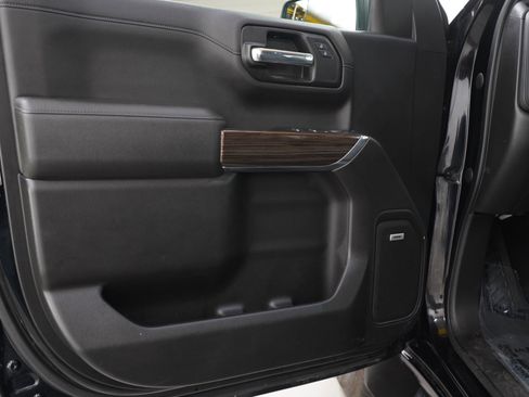 Used 2020 Chevrolet Silverado 1500 RST AWD/4WD image 18