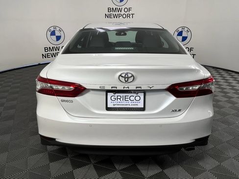 Used 2018 Toyota Camry XLE FWD image 12