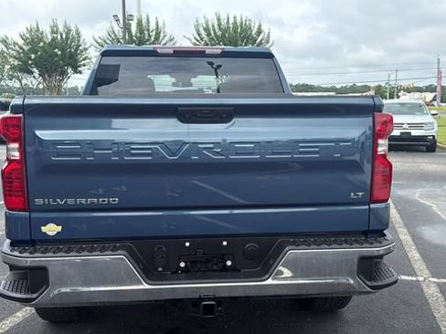 Used 2024 Chevrolet Silverado 1500 LT AWD/4WD image 6