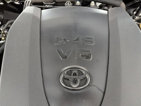 Used 2018 Toyota Tacoma SR image 25