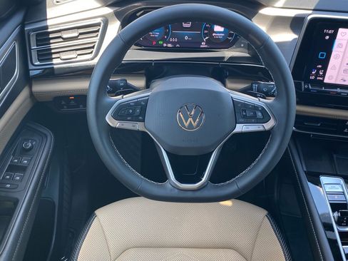 Certified 2024 Volkswagen Atlas Cross Sport SE AWD/4WD image 5