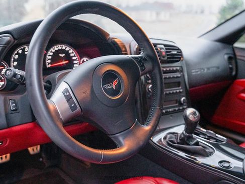 Used 2010 Chevrolet Corvette Convertible w/ Preferred Equipment Group image 26