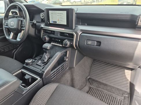 Used 2025 Toyota 4Runner SR5 AWD/4WD image 27