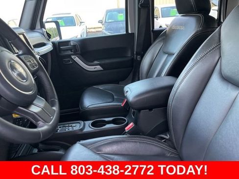 Used 2017 Jeep Wrangler Unlimited Sahara w/ Max Tow Package AWD/4WD image 9